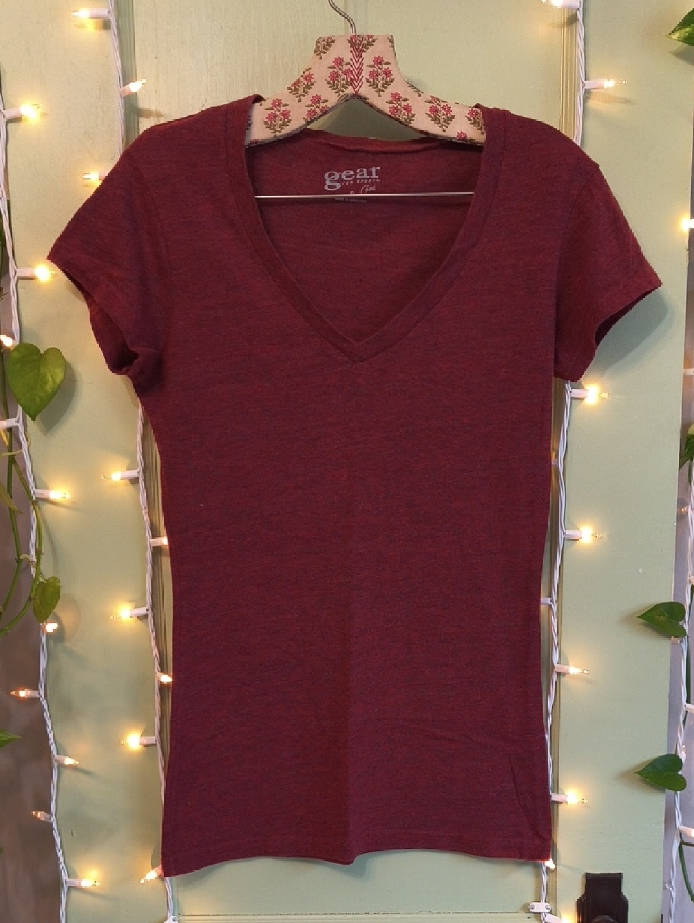 Women's Gear For Sports V-neck Burgundy Cap sleeve T-shirt S